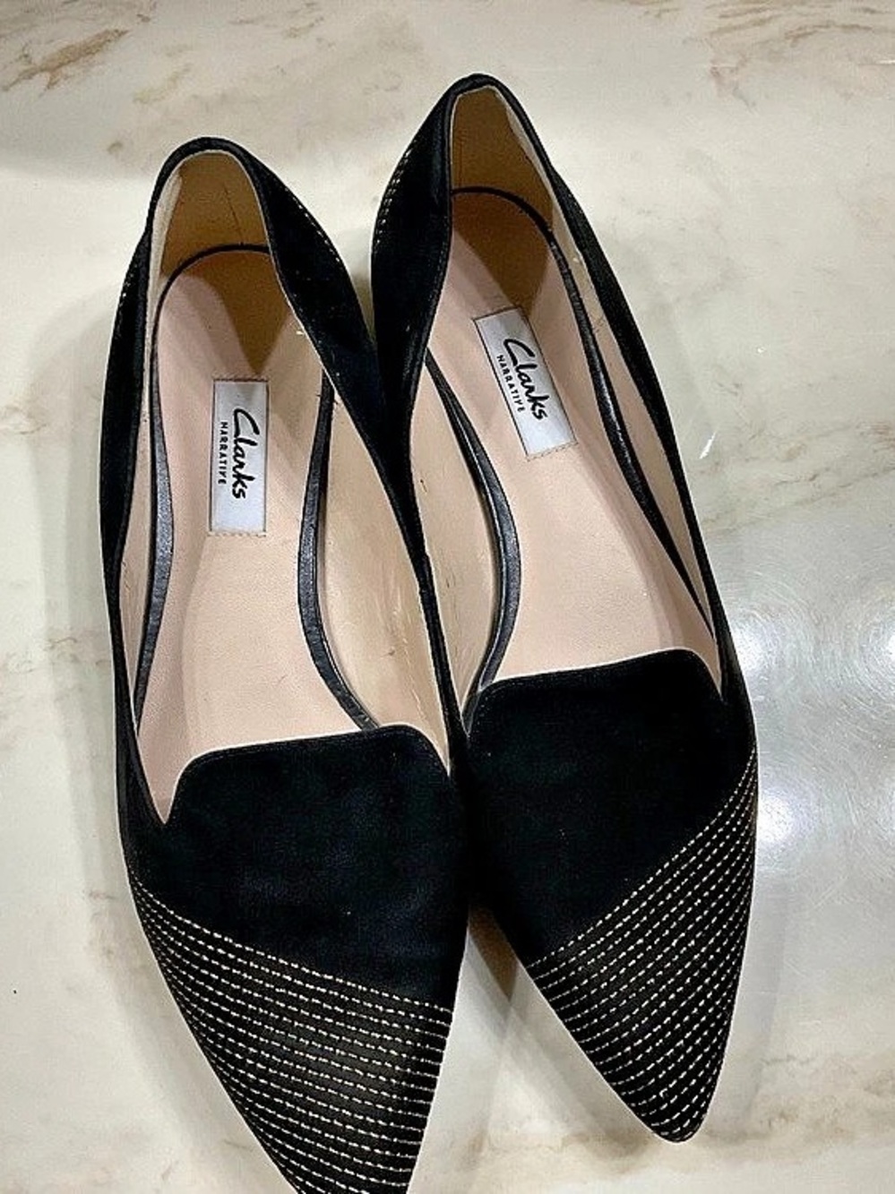 Clarks Pointed-Toe Flats in Black US 6